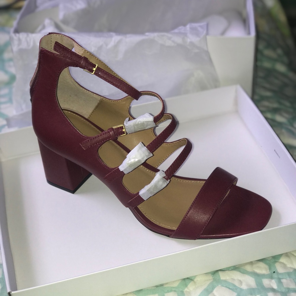 Calvin Klein Heels ( Size 7 Women )